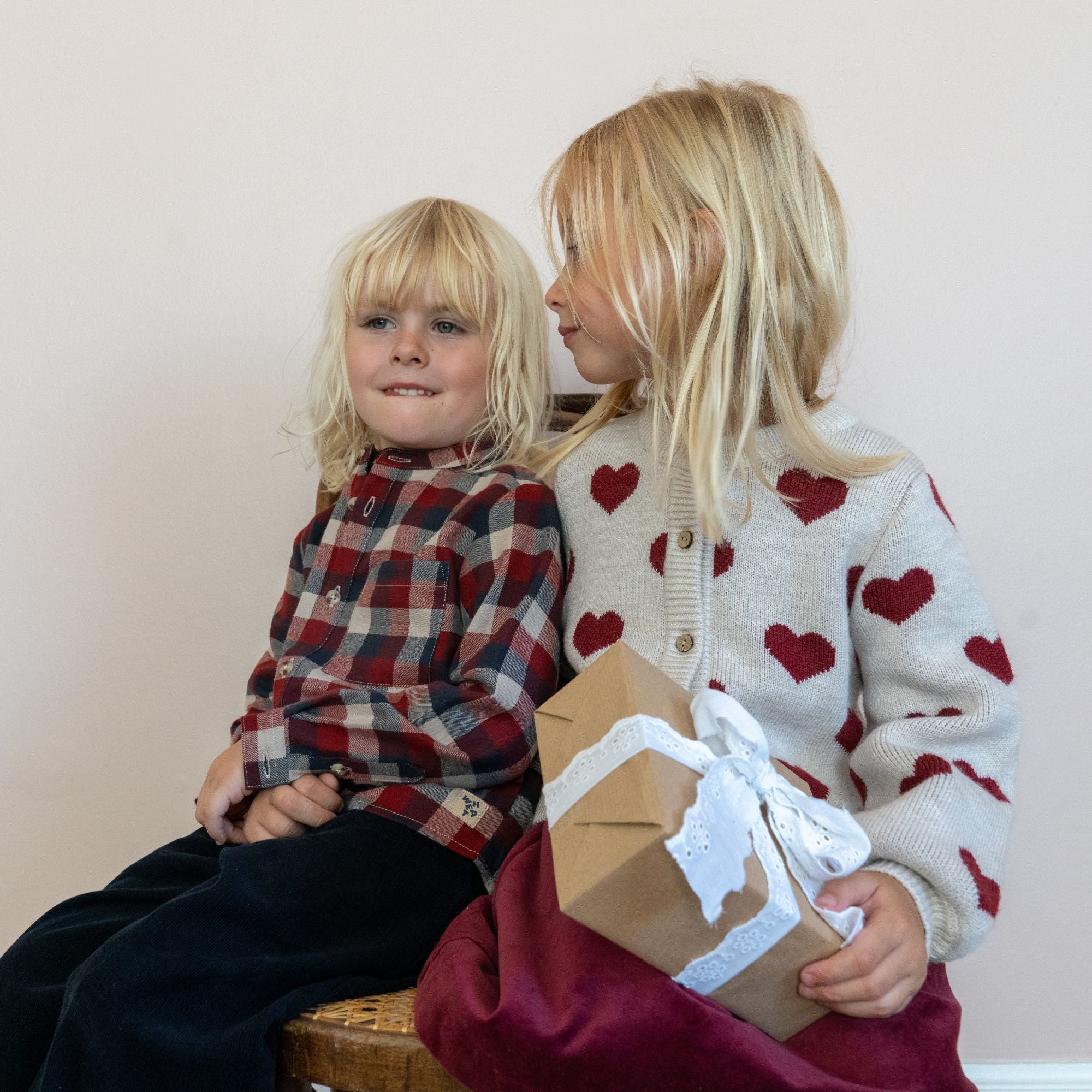 WHEAT | Jacquard Cardigan Hearts i 100% merinoull