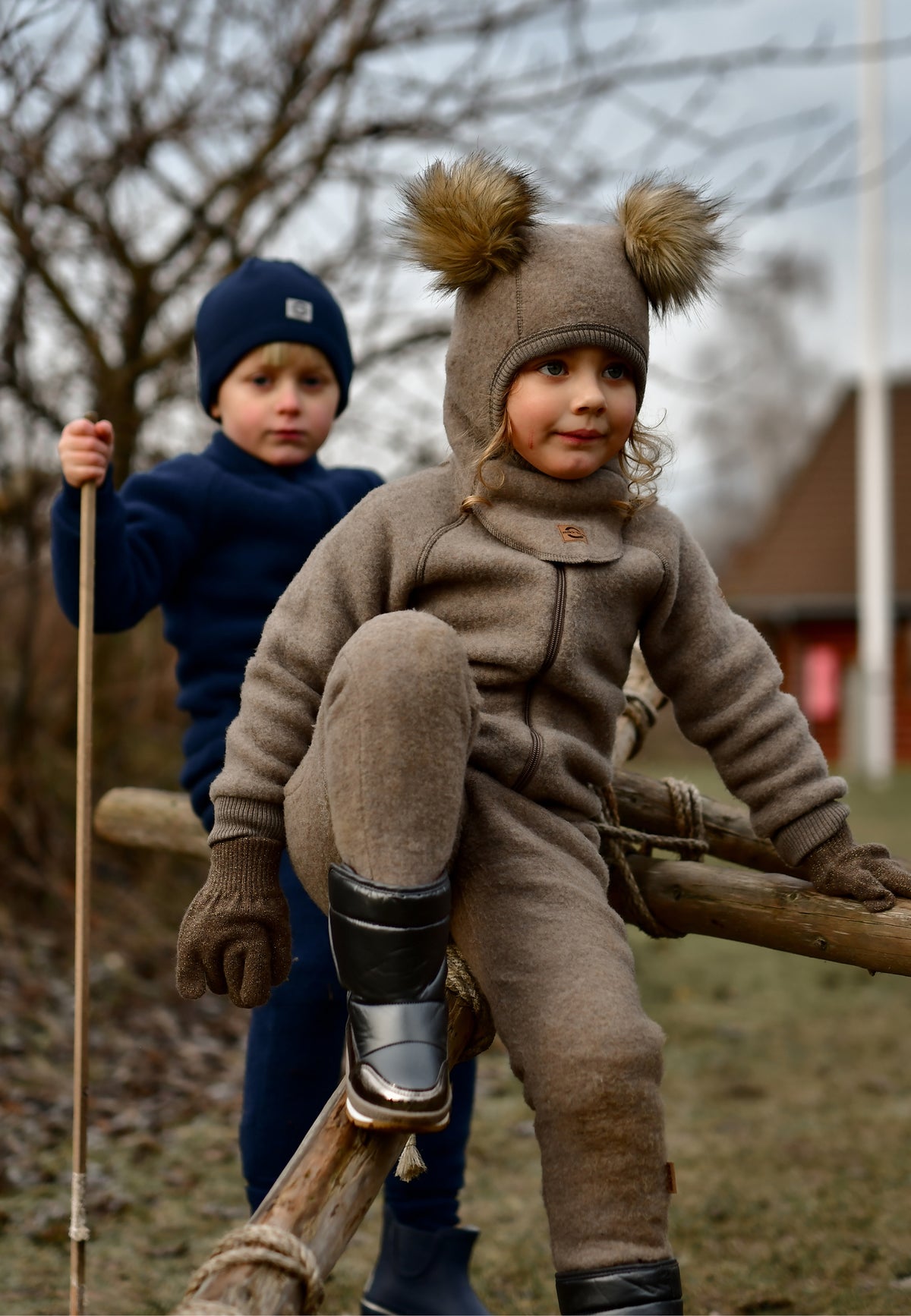 MIKK-LINE | Balaclava i tykk ullfleece med dusker